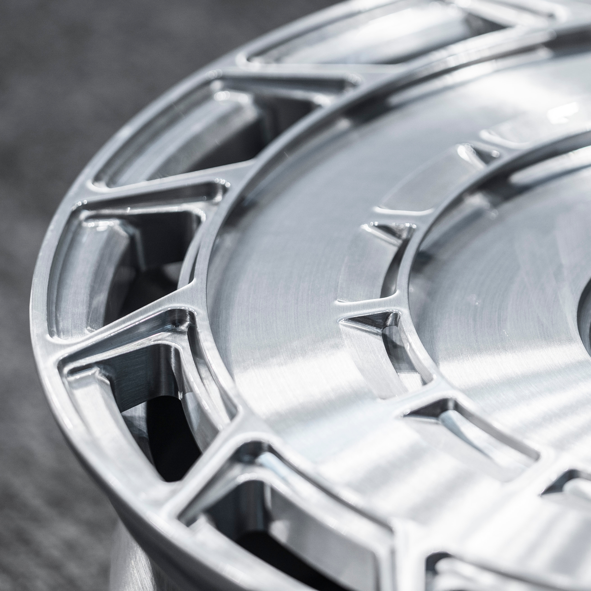 UMPARTS Forged Alloy Wheel – Aero Disc Design Performance Rim | Brushed Finish